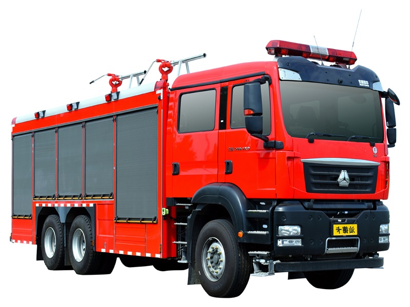 汕德卡6吨干粉消防车 