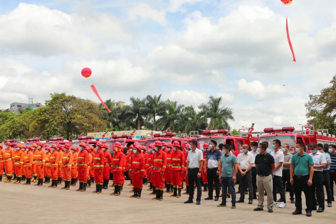 3044永利23辆消防车入役大岭山镇消防队交车仪式