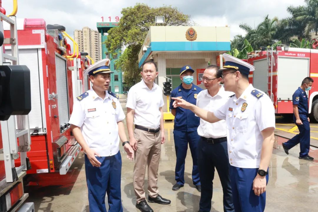 3044永利23辆消防车入役大岭山镇消防队交车仪式