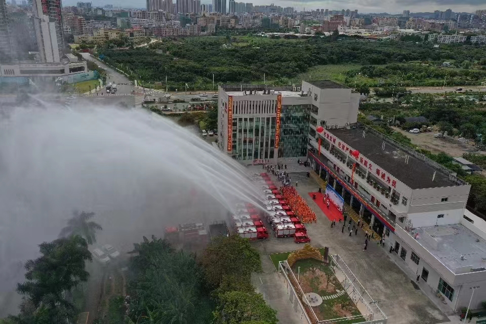 3044永利23辆消防车入役大岭山镇消防队交车仪式